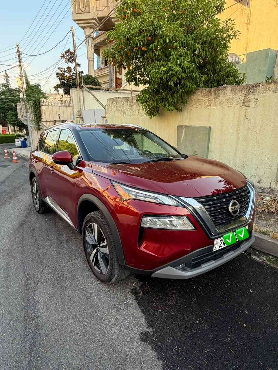 نيسان روك2021 
 4 سلندر 
بجم كبس 
بابين صبغ صفحة سايق ايرباك طاك ومرجع سيستم 
وبيها تعديل بارد بسيط جاملغ ثاني 
السيارة sl فوول مواصفات 
ماشيه 51 الف ميل فقط وسيارة باسمي 
سنويه جديد وفحص وهزة هم جديد رقم دهوك السيارة موقعها دهوك
***********
السعر 190 وبيه مجال
