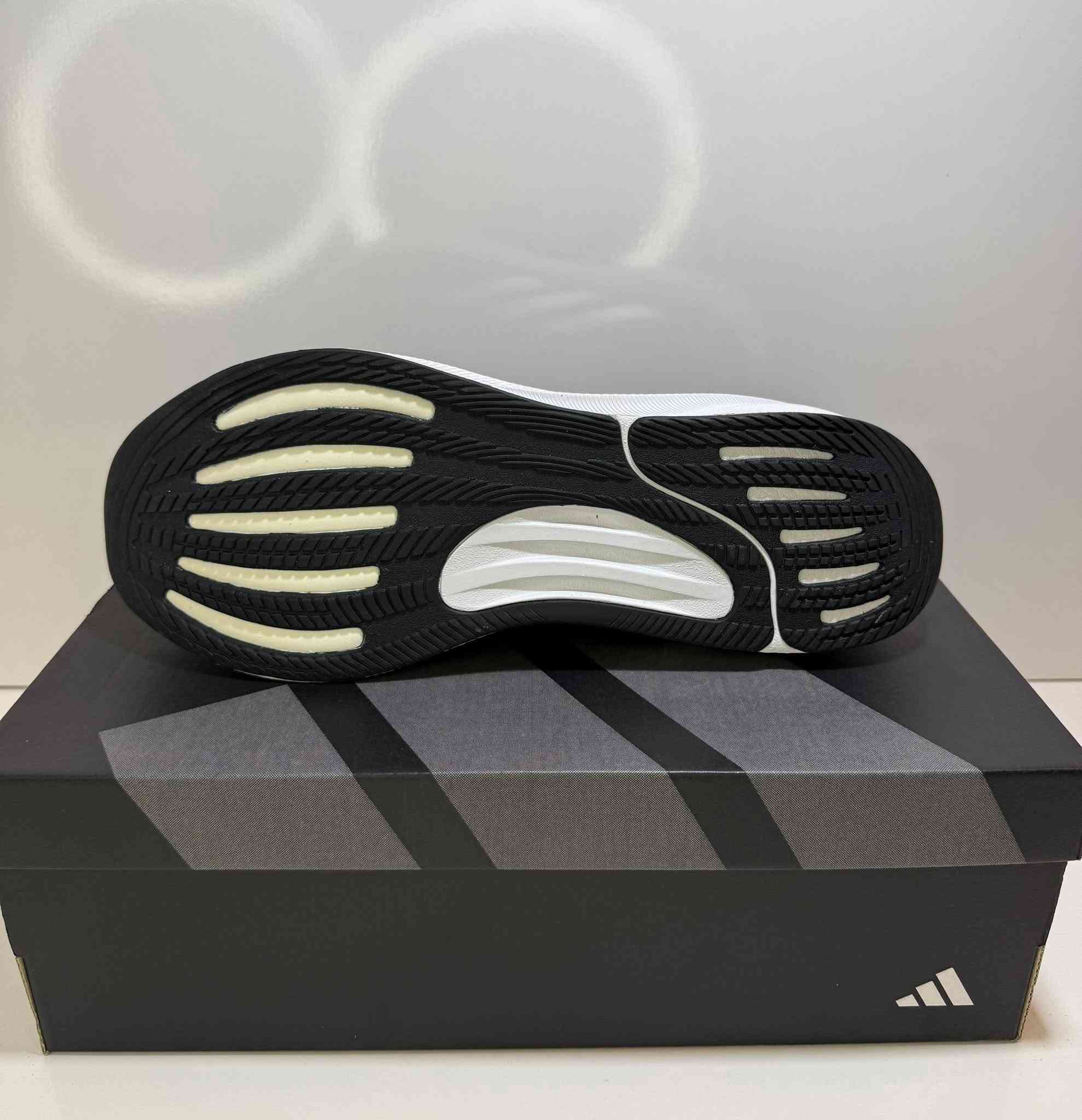 adidas SUPERNOVA وكاله اصلي مع الكارتونة
متوفر قياس 44 و44 وثلثين و38 ونص
طول القدم/ 28cm و28 ونص و24
يوجد توصيل الى جميع محافظات العراق 🚖


**إذا كنت صاحب هذا الإعلان وتريد حذفه لأي سبب، رجاءا أرسل رسالة إلى الدعم الفني**
