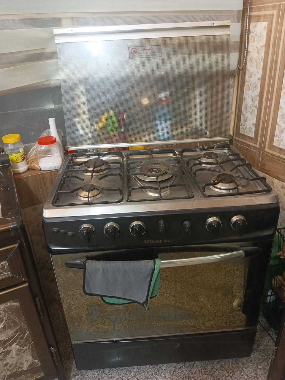 السلام عليكم 
للبيع غراض بيت
 سبب البيع للنقل غير مكان 
غساله ١٥ كيلو سامسونك ٢٠٠
ثلاجه ميديا ب ٢٥٠
طباخ هيتاشي ب ٢٠٠
كاونتر مع ملحق ب ١٢٥
ديوان ٩ مقاعد تركي  مابي اي ضرر ب ٢٥٠ 
غرفه نوم تركيه بدون صوميه ب ٢٥٠
الموقع الكاظميه 
الشراي يتصل 
***********
