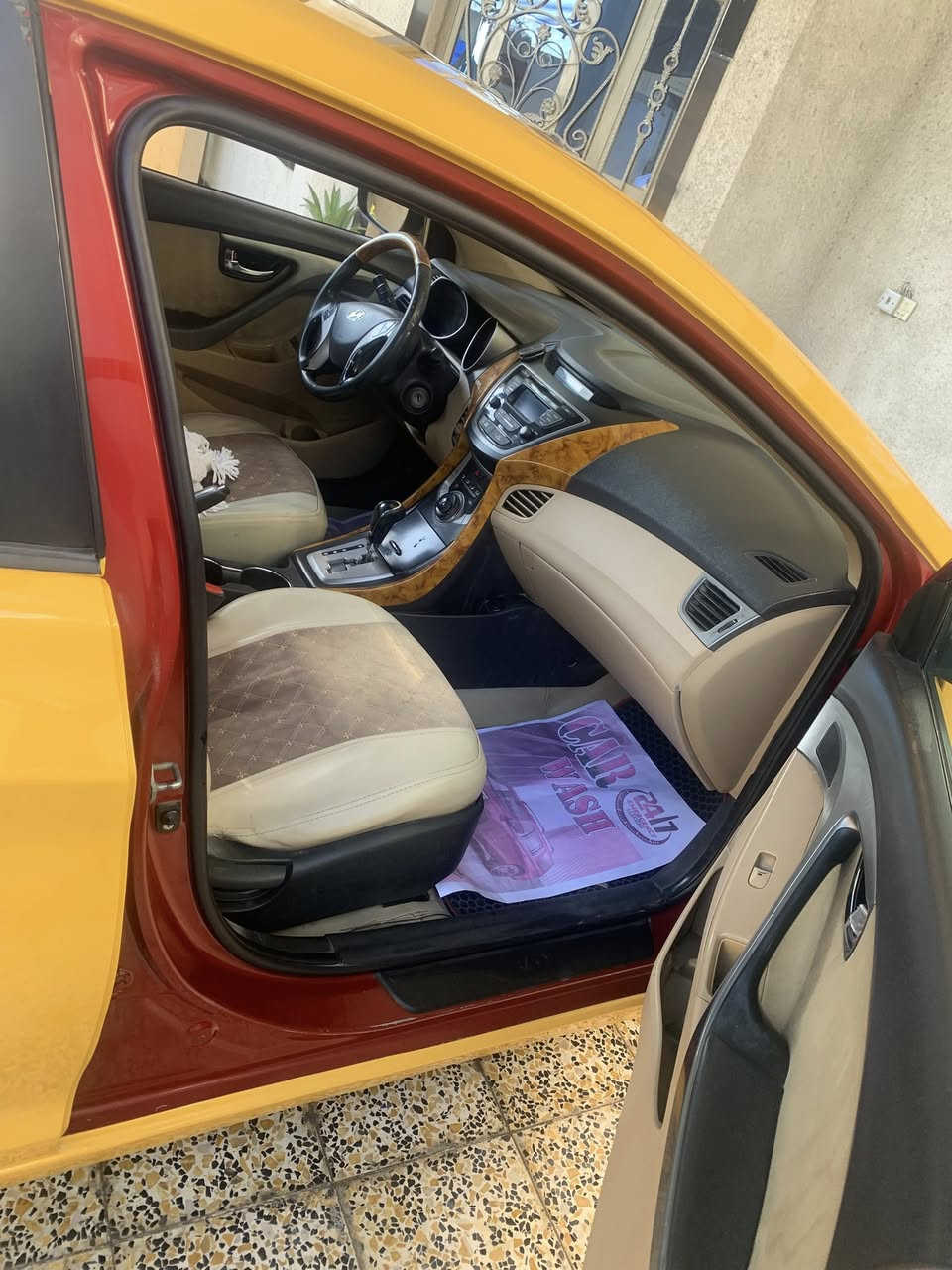 السلام عليكم 
النتره 2013 خليجي فول مواصفات 
محرك ١٨٠٠ 
ماشيه ٢٨٠ الف 
تخم تاير جديد
صدر امامي خلفي جديد 
فول تحكم ستيرن 
مري شفط 
اشاير مري 
فتحه 
داخل صاج 
تبريد ثلج 
هيئه غرامات مصفره خط جوال رقم انكليزي جديد هزه جديده 
ملاحظه بيه طخه جاملغ الخلفي ايمن وجاملغ امام ايسر مبدل 
عنوان بغداد اليوسفيه ناحيه الرشيد 
سعر 108 بيه مجال بسيط 
***********
