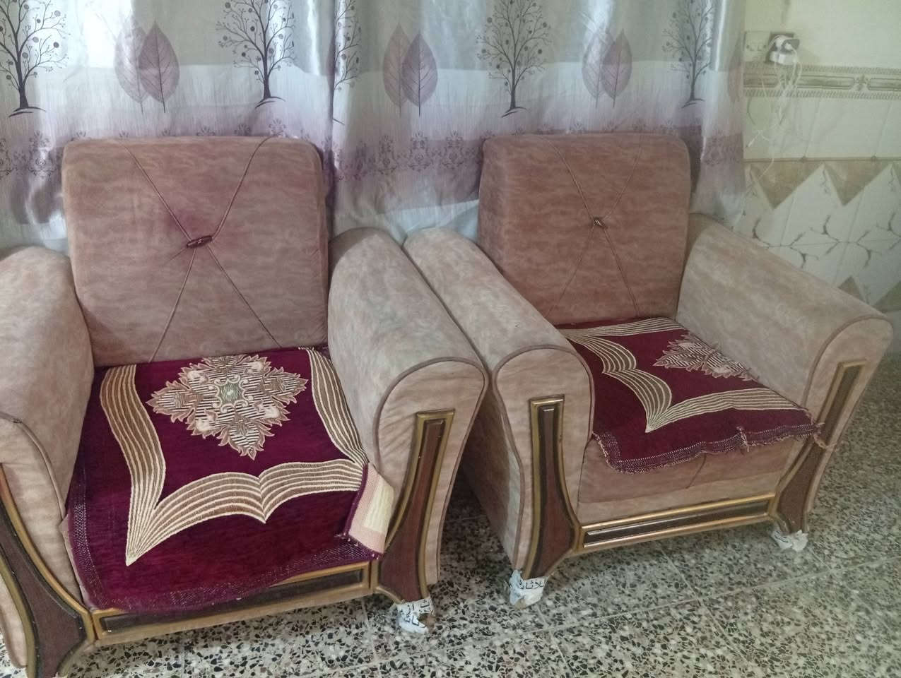 @إشارة 
بيع مستعجل كنتور٣ بوب و٣ جرارات تركي السعر١٢٠ وبيه مجال+ ميز تواليت مرايه سلايت مع اربع جرارات للبيع السعر٨٥ وبيه مجال 
تخم٧ مقاعد ب٨٥ وبيه مجال 
مكان بابل الحصوه حي البلديه
للاستفسار الاتصال على الرقم
 ***********
