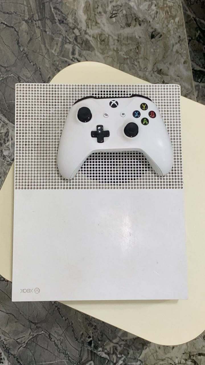 السلام عليكم
اخوان جهاز XBOX ONE S 500 كيكا جهاز نظيف وتأتي معه وحدة التحكم الأصلية مع العديد من الالعاب الجميلة والممتعة والعناوين القوية.

Gta v— fc25 — Battlefield v — Hellblade 1 —fifa 17 — fifa 19 — A Plague Tale innocence — the witcher 3 🔥

الملحقات الأصلية متوفرة مع الجهاز 

الجهاز فقط مبدل بي معجون حراري 

السعر 190 وبي مجال بسيط 

للتواصل على الواتساب ***********
