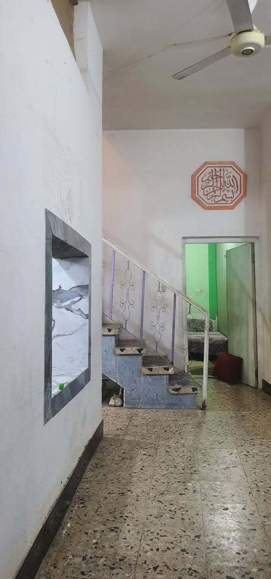 ♕بسم الله الرحمن الرحيم اللهم صلي على محمد وآل محمد ♕

🏠  :  منزل للبيع 

🌐  :  الموقع الغربي الثاني  / الموقع جداً مميز 

🍔  :  خلف مطعم الحسنين 2

🦷  : مقابيل مركز جوهرة الشام الطبي 

📐  : المساحة 130 متر   /  واجهه 9  /  والنزال  21

🛣  :  على شارع   6 متر

🏗  :  البناء كونكريت 
ـــــــــــــــــــــــــــــــــــــــــــــــــــــــــــــــــــ

////////  تفاصيل اكثر ////////

الطابق الاول 

غرفه نوم عدد 2  +  صاله  +  براني + مطبخ  + طارمه 

+  صحيات داخليه وخارجية 
ـــــــــــــــــــــــــــــــــــــــــــــــــــــــــــــــــــــــــــــ

الطابق الثاني 

غرفه نوم عدد 2 + صاله + مطبخ  + صحيات 
ــــــــــــــــــــــــــــــــــــــــــــــــــــــــــــــــــــــــــــــ

💰  : السعر 235 مليون وبي مجال 

📲  :  الاستفسار اكثر الاتصال على الرقم 

📞  :  ‏‪0788 251 8491‬‏  واتساب 

✨  لــن تـکون وحـيداً ابـداً مع  الــ مهيمن  للعـقار✨
