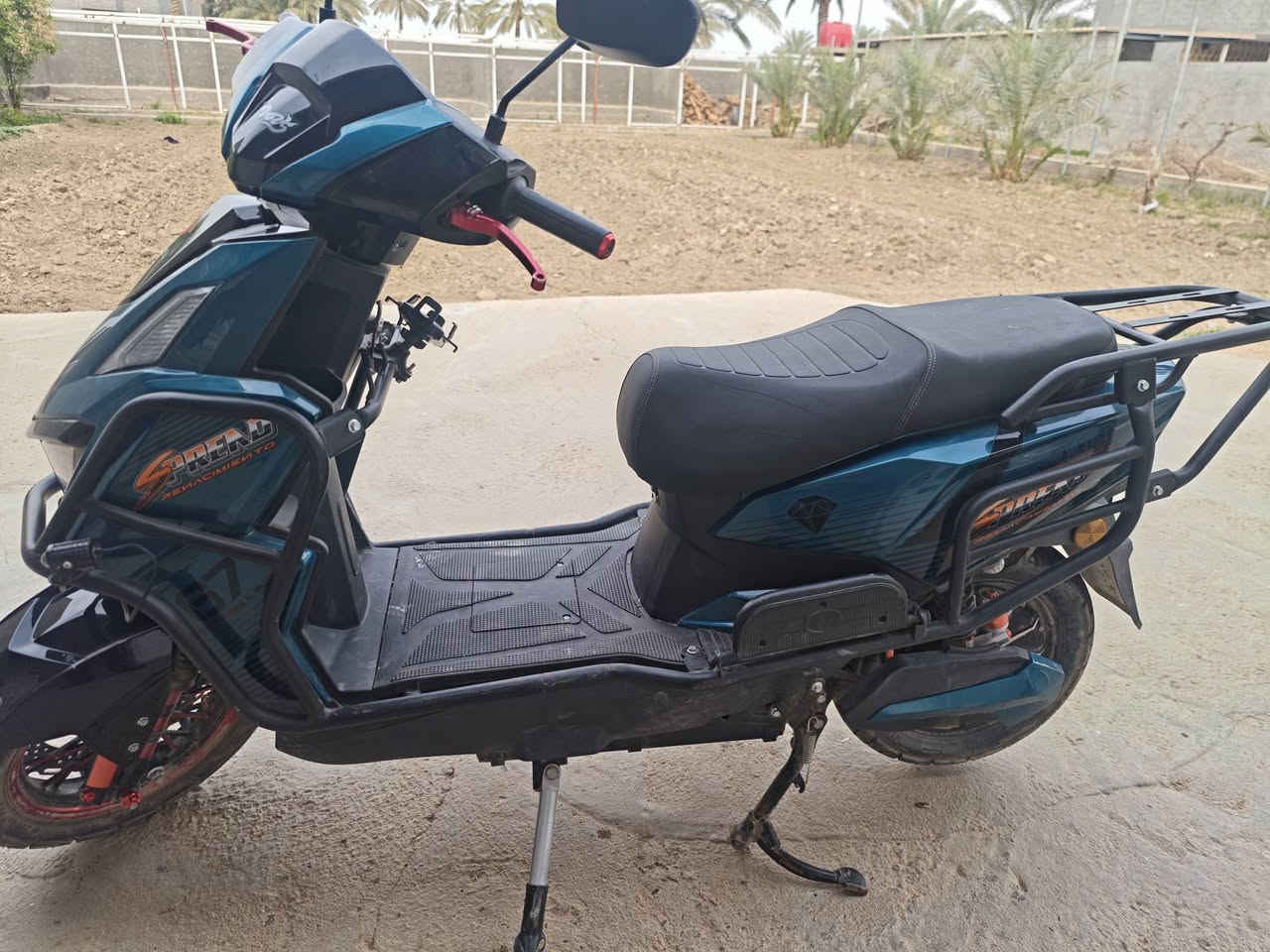 سلام عليكم ورحمه الله وبركاته
دراجه شحن سكنس موديل 2025 
الملف 3000 السرعه 100 حقيقي 
دراجه نضيفه واستعمالها قليل جدا
للتواصل *********** واتساب
السعر بلخاص
