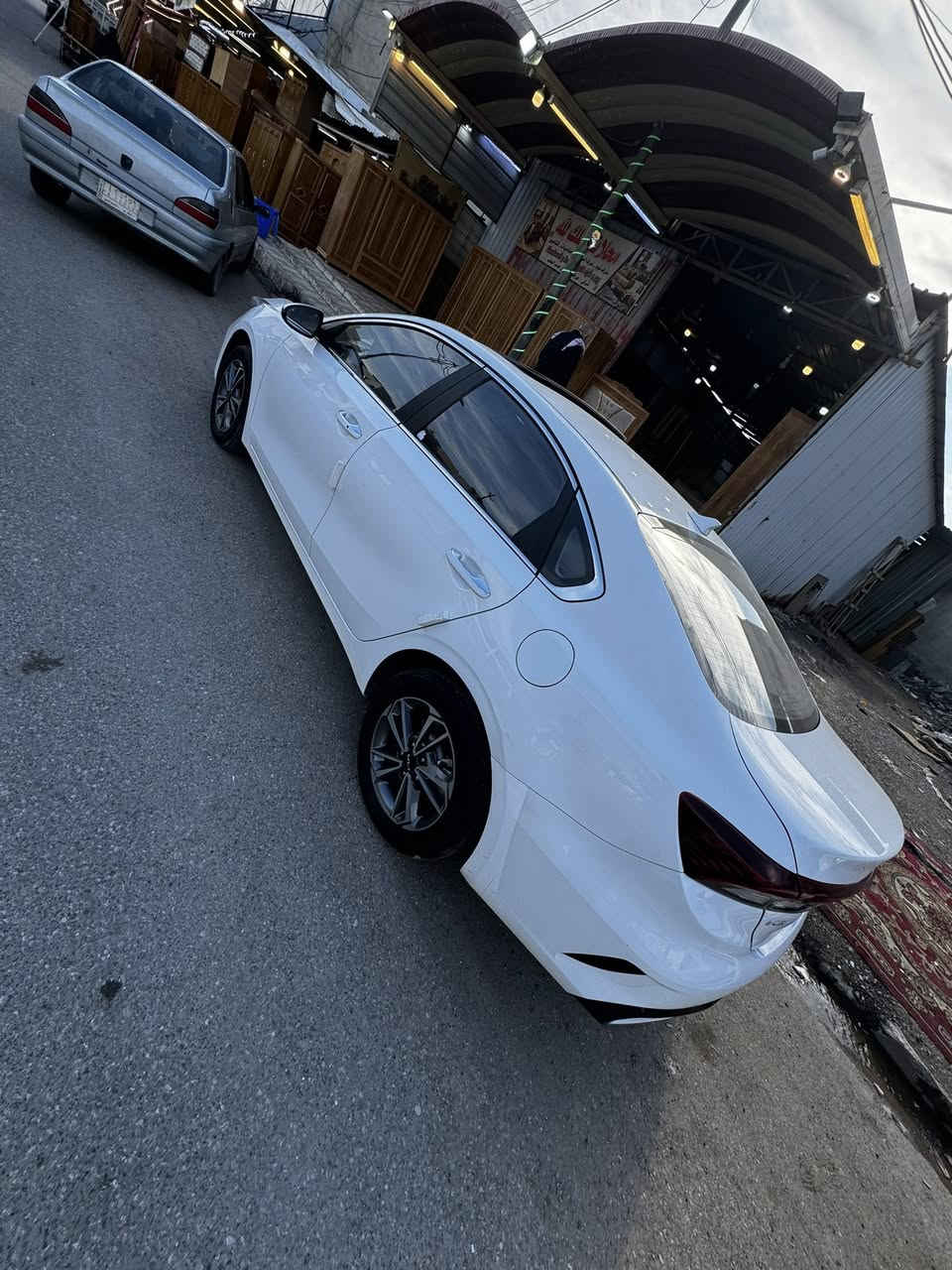 ‏بسم الله الرحمن الرحيم
البيع كي ثريً. رقم اربيل موديل 22بسمي السيار
عنون موصل السيار جديد بمعن الكلم ماشي 18 الف بس
***********
0750389889
