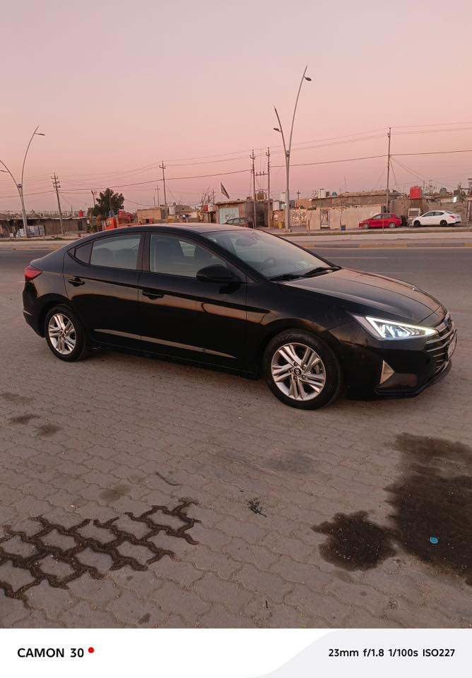 السلام عليكم انتره وارد امريكي بيهه باب الصدر تبديل وجاملق بدون صبغ  الكدام وصبغ البنديد فول السياره رقم اربيل باسم شريكه وكاله عندي تريد تحويل تريد وكاله ماشيه 73 مديل 19 تندته بصمه تبريد تتفئه كشنات رادار نقط عميه فول للخير مكينه وكير كارتون بلباكيت برغي ما مفتوح بيهه سنويه 27 بعدهه رقم جديد دولي سياره مالت بيت وجاهزه من كلشي السعر 132 وبيهه مجال لشراي***********
