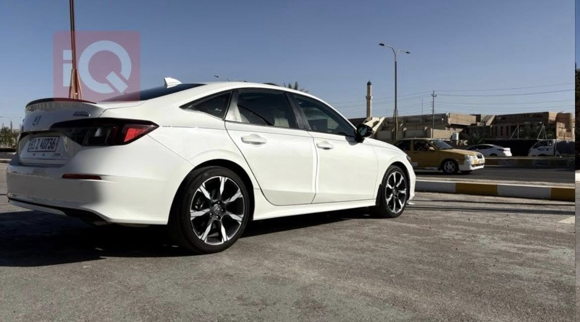 🚗 للبيع

هوندا سيفيك تورينك 2025Honda Civic Touring 

🌍 الأنبار الفلوجه 

•   🛣️  المسافة المقطوعة    -   35677 كيلو متر 

------------------------------------------------------------ 

💰 السعر:  175$

✅ المواصفات :

📅 الموديل: 2025

⚙️ المحرك: 2000 سي سي

📏 الممشى: 35677 كيلو متر 

🌍 الوارد: كندي 

🛠 الضرر: جاملغ الخلفي معدل باب مبدل نفس ألون 

🎯 الويل: 18 إنش

• أعلى فئة (فول مواصفات)

• ناقل حركة أوتوماتيك

• شاشة لمس كبيرة مع Apple CarPlay & Android Auto

• كاميرات وحساسات

• مثبت سرعة متكيف

• رادار تحديد مسار

• مانع تصادم

• مقاعد جلد

• مقاعد كهرباء

• تشغيل بصمة

• إضاءة LED أمامية وخلفية

• مكيف أوتوماتيك

• جنوط 18 إنش

• صرفية وقود ممتازة

•كشنات 4تدفئه 

•فتحه سقف 
           

•الرقم ***********

#للبيع #سيارات_للبيع #سيارات #بغداد_
