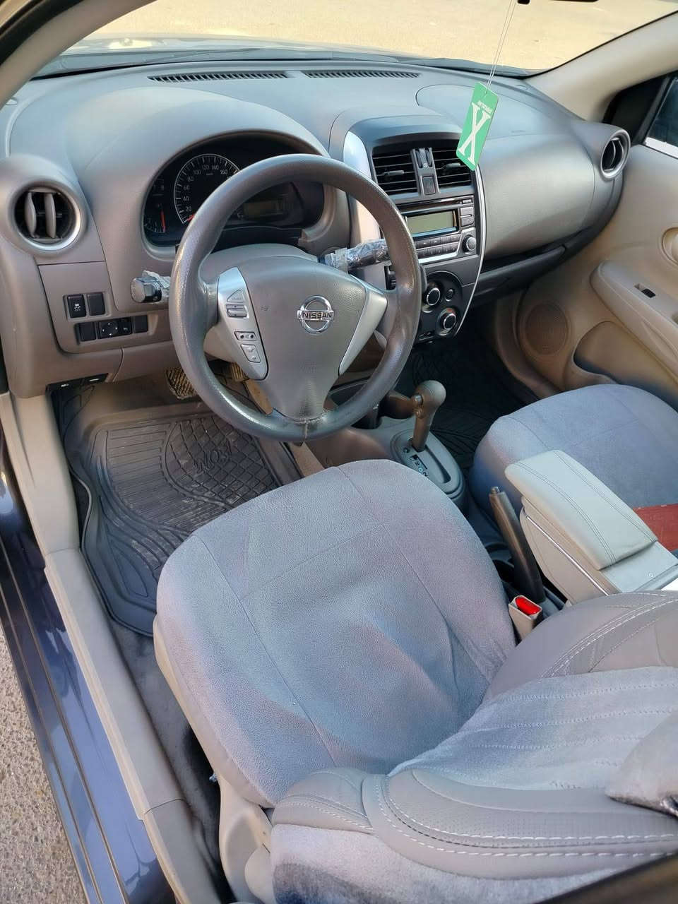 السلام عليكم للبيع فقط سني هندي موديل ٢٠٢٠ بليتة زرقاء رقم سليمانية شرط التحويل ماشية ١٤٠ سيارة مكفولة بدون صبغ ماعدا بارد بمكانين سيارة نظيفة جداً داخل وخارج صدر امامي خلفي جديد منظومة بانزين جديدة تخم تاير مواصفات السني تحكم ستيرن ومانع انزلاق ويدات نيكل والصور موجودة مكان السيارة باليرموك الي حاب يتصل بصاحب السيارة لأن مكلف بنشرها
هاتف / *********** اتصال فقط بدون واتساب
السعر ١٠٢ وبيهة مجال
