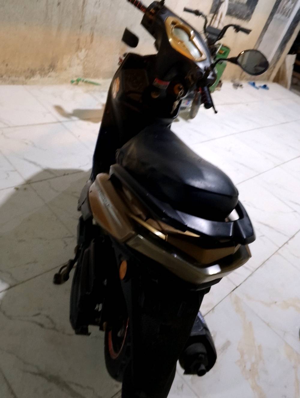 دراجه سكنس تايوان موديل 2020 لون ذهبي كهربائيات كلها شغاله اشاير سلف لايت عالي ناصي ورماش سكن خلفي امامي سطاب كلهن شغالات گيج بانزين وكيلو متر شغال باتري جديد محرك مفتوح مرة وحدة مجفت على أيدي نگرة سلف شلعة تاكل الگاع دراجه مالت بيت مرتبه دبلاتها حلوه كابريتر بلادي كفرات مختمه ختم واحد البصره 5 ميل ه‍ *********** السعر 300
