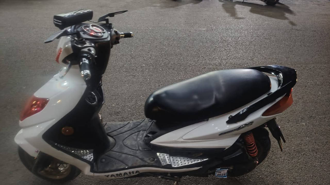 سلام عليكم سكنس فحل كابرتر دراجه لوك خير من الله اي نقص مابيه كله شغاله وسعر 650ويه مجال قليل  رقم *********** وبي واتساب
