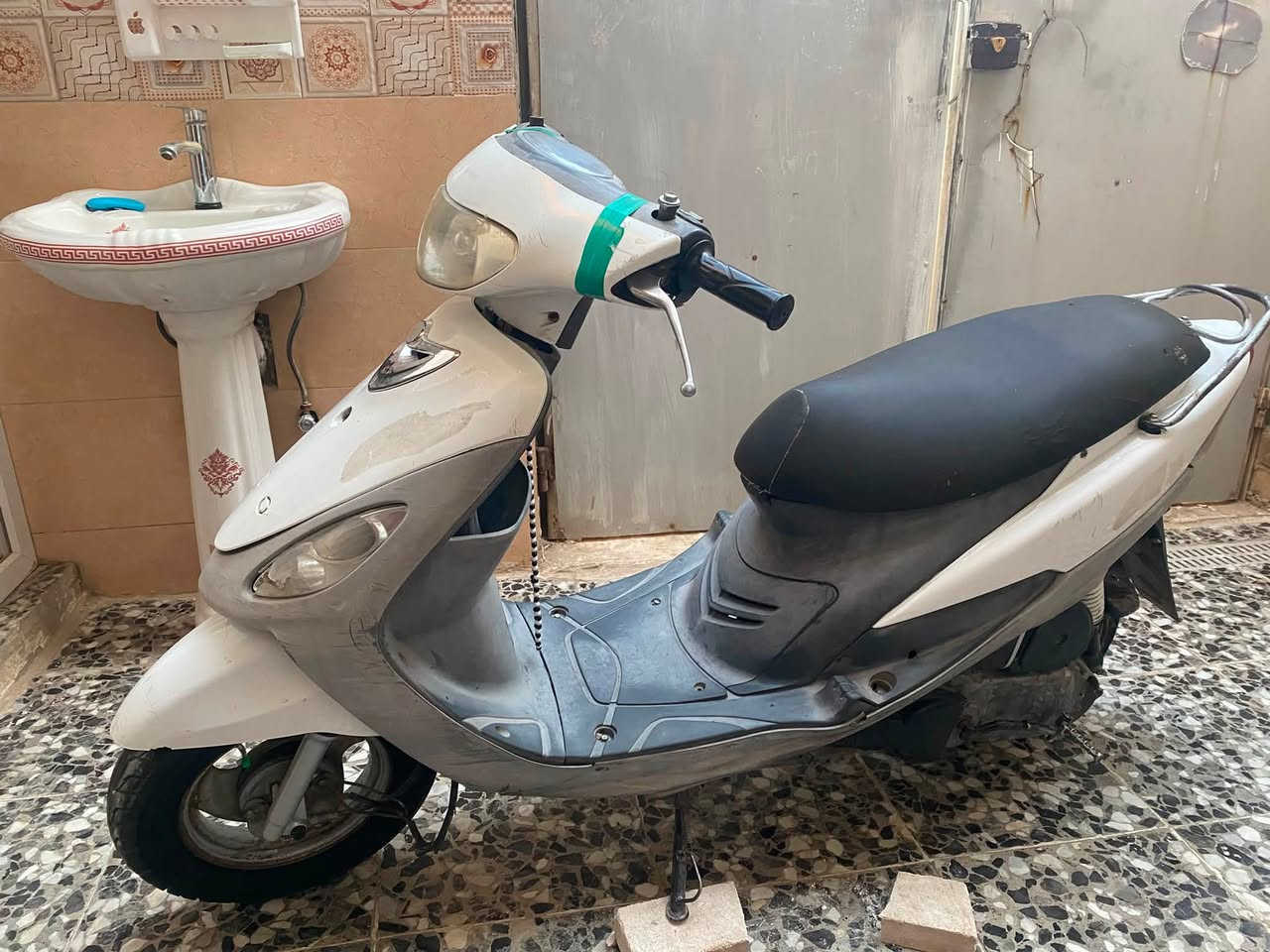 سلام عليكم دراجه ماكس منغولي دراجه نضيفه مال بيت مكينه مفتوحه بس عوزه كابريتر لا تنقيص ولا تبخير ً وبسعر ٣٢٥ وبيه مجال  بغداد بلديات 
***********
