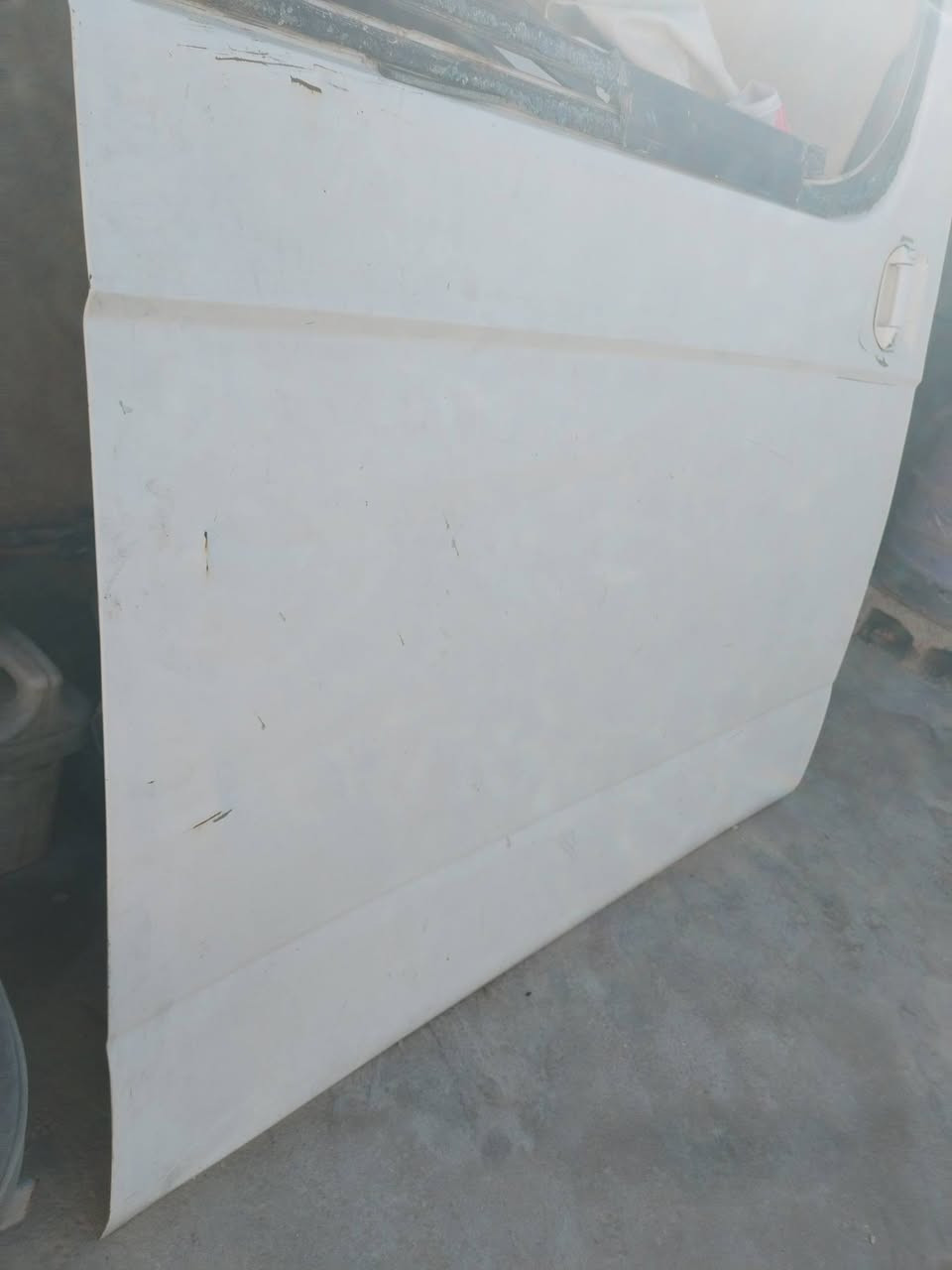 السلام عليكم
*********** 
غراض  جنبي وهايكر وفتون وهايسه للبيع
باب سلايت مال جنبيH2 موديل2019 بي طخه بسيطه مثل ما موضح بلصور الباب بلادي شركه السعر 250 الف
2 ماصدات جنبيH2. السعر 50 قفل
3 تجوات هايسه عدد 10  التجوه ب5
4 تجوات جنبي H2 عدد مفتوح سعر التجوه 5
5  كشن يصير اباب السلايت الكبير ب٧٥ ولصغير ب 35
6  كشن قلاب جنبي H2 ب 30
7 بكَ لايتات هايكَر زوج اصليات واحد بي كسر واحد جديد كلش السعر 100
8 شباك هايسه قديم السعر 20 الف
9 جام فتون اج وان مال الصفاح هوه ولسجج مالته
10 تجوات فتون القطعه ب5
11  بطانه باب سلايت جنبيH2  السعر 40 الف
12 قواعد مراوح جنبي H2
