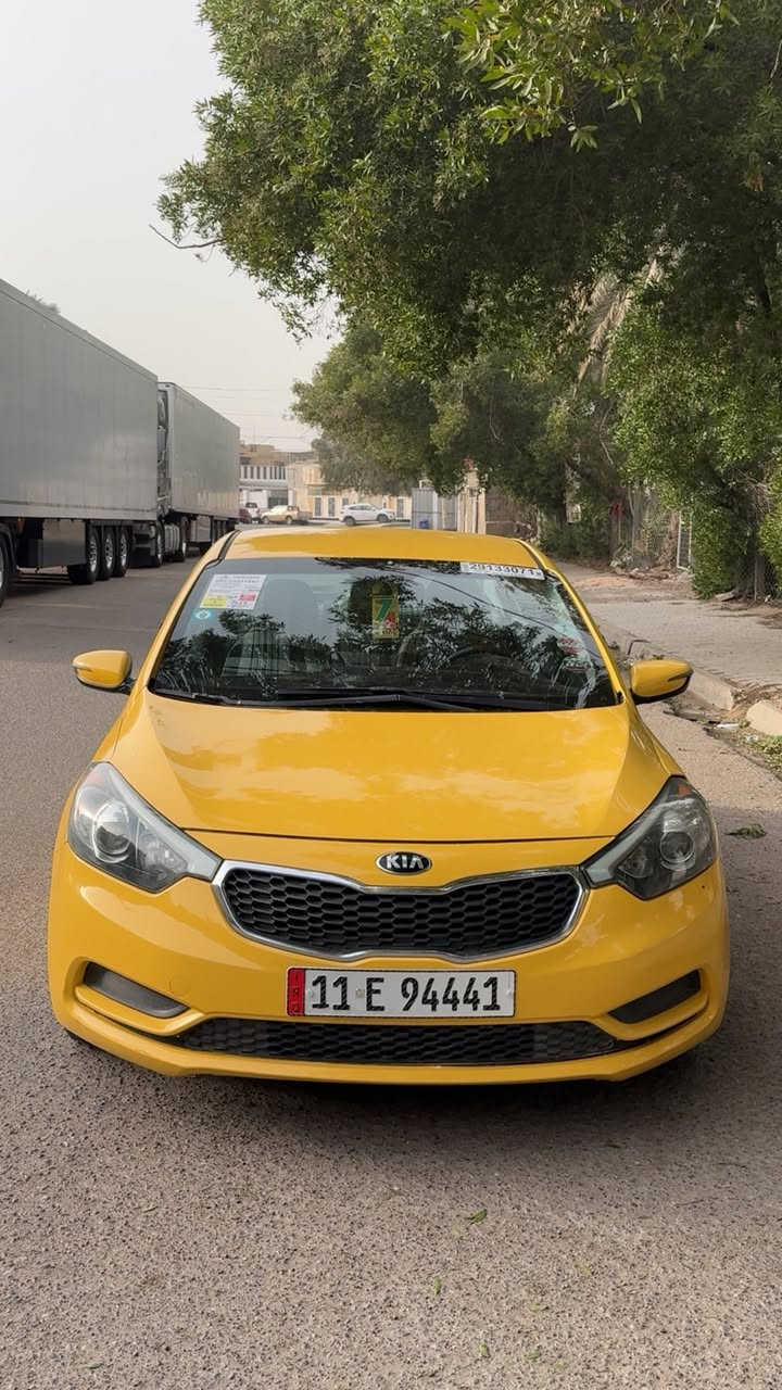 السلام عليكم كيا فورتي للبيع موديل 16 حادث جاملغ و باب الايسر سياره جاهزه رقم انكليزي مصفره هيئه تحويل مباشر تخم تاير مدوشمه عام السعر 98 ورقه و بيها مجال حك الجيه (***********)
