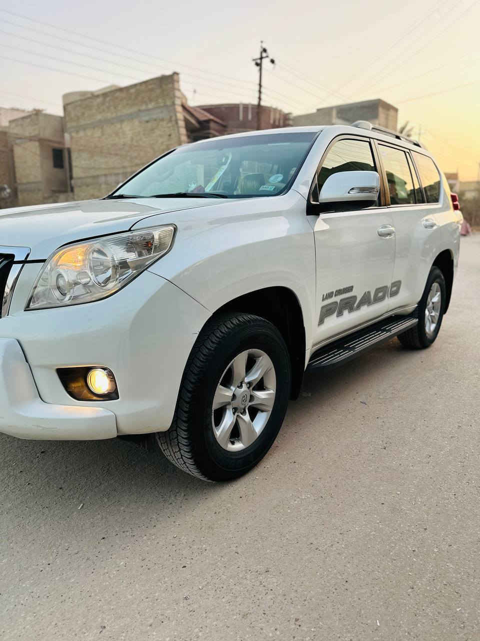 🟥سلام عليكم للبيع اوالمراوس
برادو 2012كويتي اصل دبل تانكي فول مواصفات 1/1 استخدام شخصي ماشيه175حقيقي 
سياره حلوه وجديده شرط كله عل بلاد بدون فتح بدون تبديل كير مكينه مكفولات بيهاحافه  باب السائق صبغ فقط بدون فتح والباقي كفاله عامه لا شخط لارصغه وين ميعجبك تفحص سونار بل منشور جديد رقم بغداد انكليزي  بسمي 
#السعر275وبيهامجال العنوان بغداد الكاضميه 
 ***********/☎️/***********
