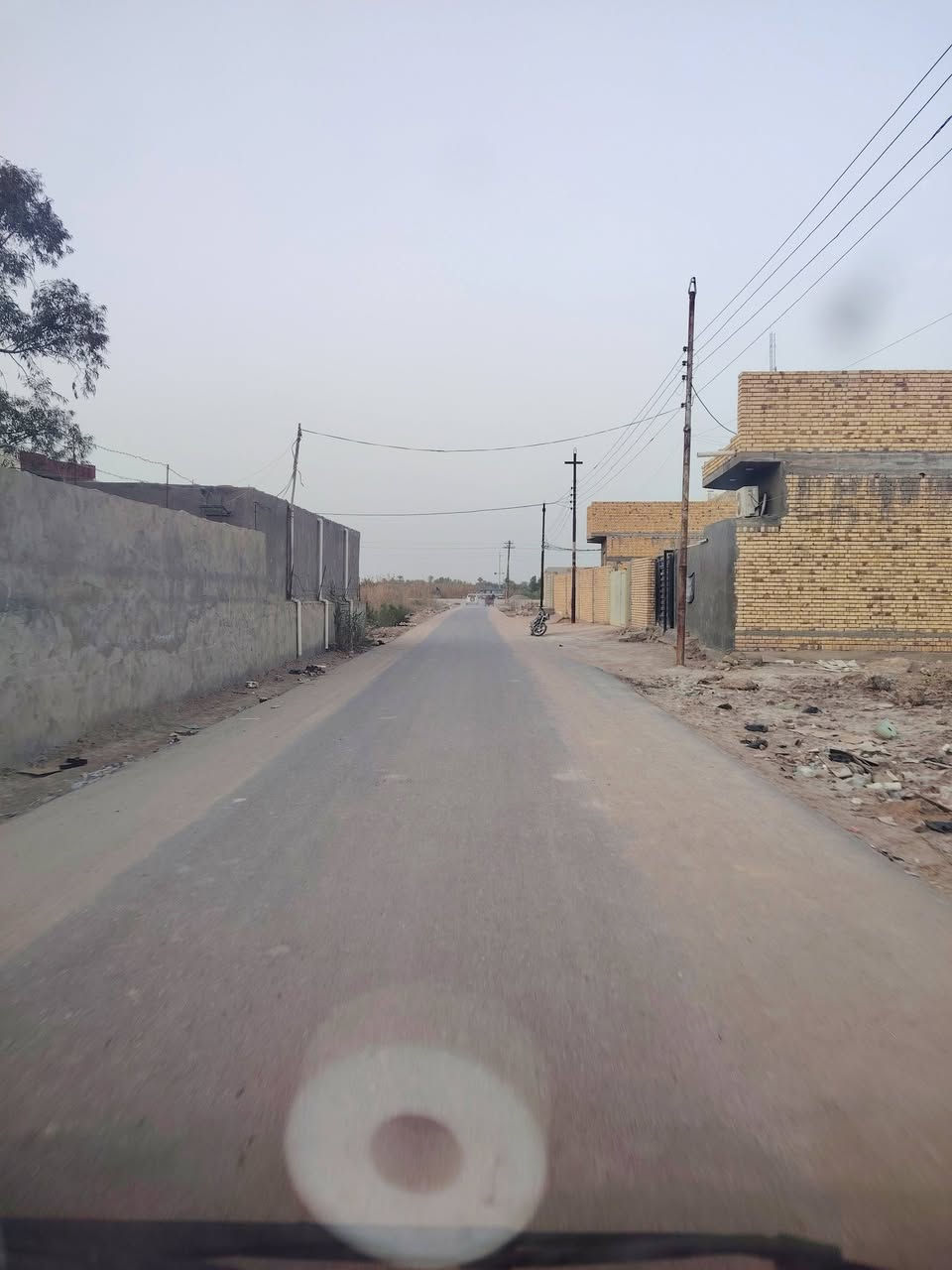 قطعة للبيع زراعي 240م تقع على شارع 30م  مخدومة ماي كهرباء مجاري  التبليط النازل يبعد عليه 50م .....  وعن الشارع العام ..150م .... الموقع حي الجوادين قرب مدرسة شريف الرضي ...لاستفسار ***********اتصال +واتساب  نستقبل جميع العروض في مكتبنا الكائن في حي الجوادين قرب مدرسة شريف الرضي
