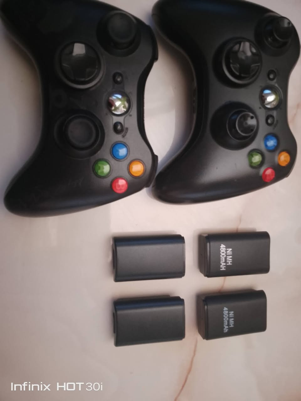 السلام عليكم
جهاز Xbox 360 سلم 
مهكر واجهة اورورا
مساحة 250g
ملحقاته
1- محوله و كيبل hdmi
2- يدتين وحدة اصليه و وحدة تجارية ( للأمانة اليدات بيهن شوية مشاكل ) و بطاريتين مال اليدات + بطاريتين قابلات للشحن 
3- فلاشة  ( 16g) fat 32 تكدر تنزل اي لعبة  و تنقلها على الجهاز
العاب موضحة بل الفيديو و تكدر تضيف
السعر 135 و بي مجال للطيبين ( توصيل موجود )


**إذا كنت صاحب هذا الإعلان وتريد حذفه لأي سبب، رجاءا أرسل رسالة إلى الدعم الفني**