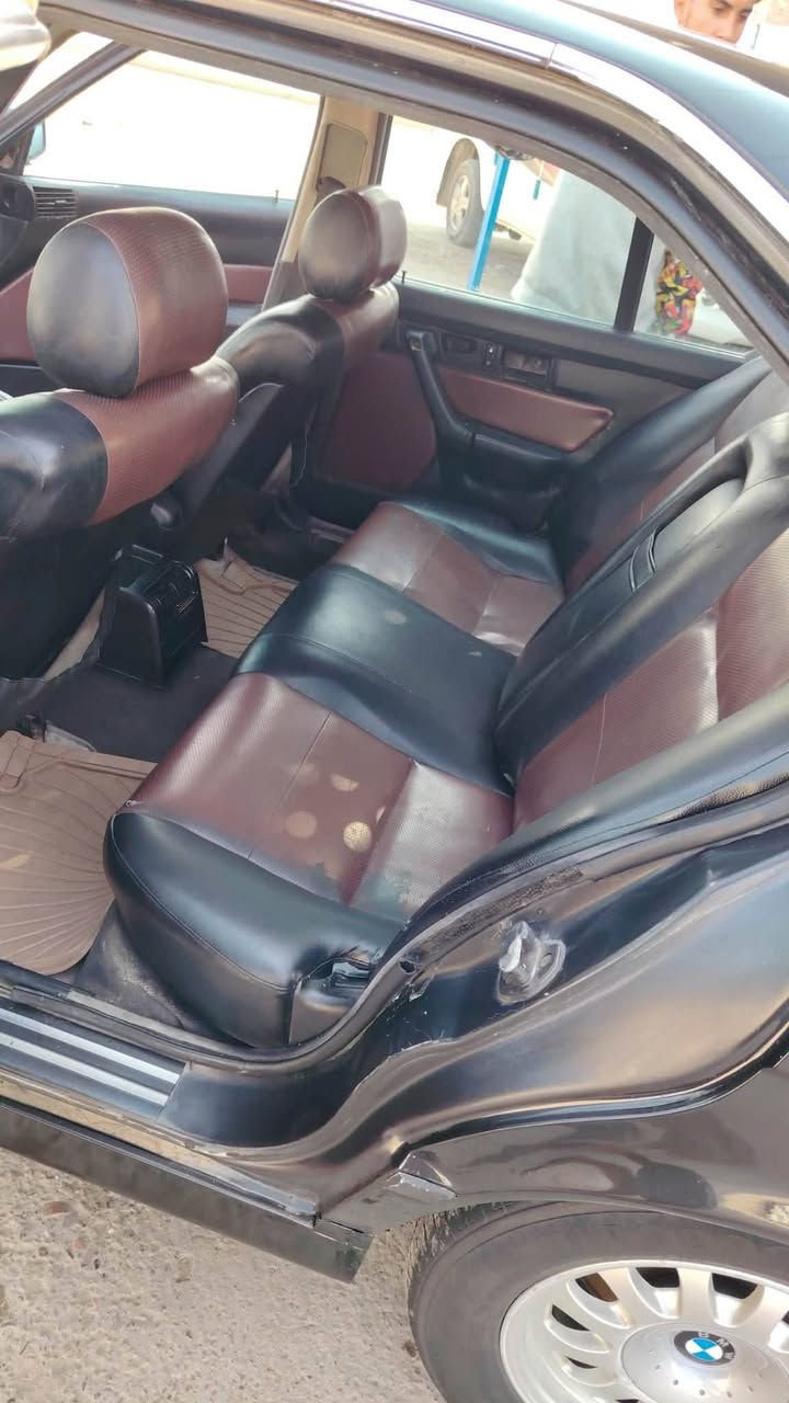 السلام عليكم بي ام للبيع 525 رقم رقم صلاح الدين ألماني سنويه لل٢٨ مكينه ٢٨ مكينه وكير شرط مامفتوح بيها برغي بنكه كهربائية سيارة مكفوله منل حادث سيارة مكفوله منل خياس تخم تاير جديد ويل خليه سياره مصبوغه للجماليه داخله فرن،،
سعر سياره♡{ 58}وبيه مجل 
 موديل ٩٣ داخل جلد سلايت شقال سيارة فول،، مكان السيارة صلاح الدين بيجي الاتصال على الرقم ***********
