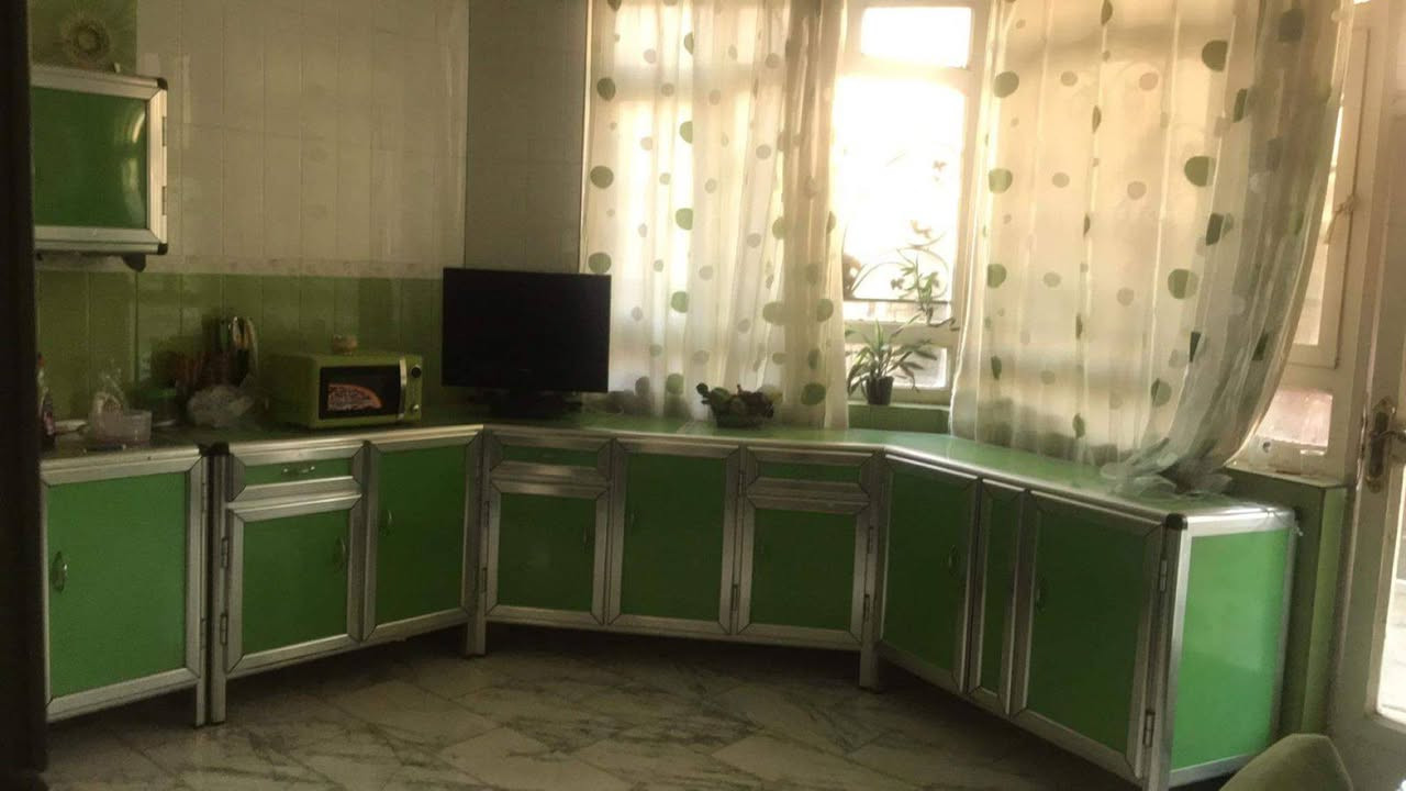 السلام عليكم بيت للبيع المساحه 200مكتب الأمير للعقارات بإدارة سيد يعقوب الميالي  وبادارة حيدر الشمري اتصل على الرقم ***********
***********
