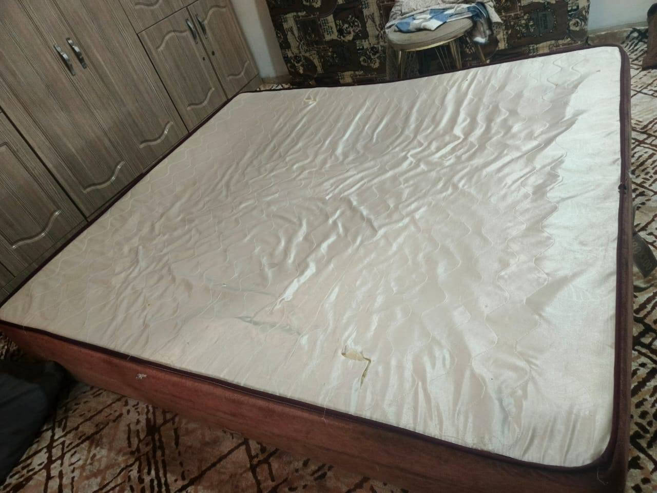 دوشك نفرين نظافه ٨٠بالميه الارتفاع ٣٠ الطول ٢٠٠ والعرض ١٨٠ ماركه السعر ب٧٥ الف وبيه مجال


**إذا كنت صاحب هذا الإعلان وتريد حذفه لأي سبب، رجاءا أرسل رسالة إلى الدعم الفني**
