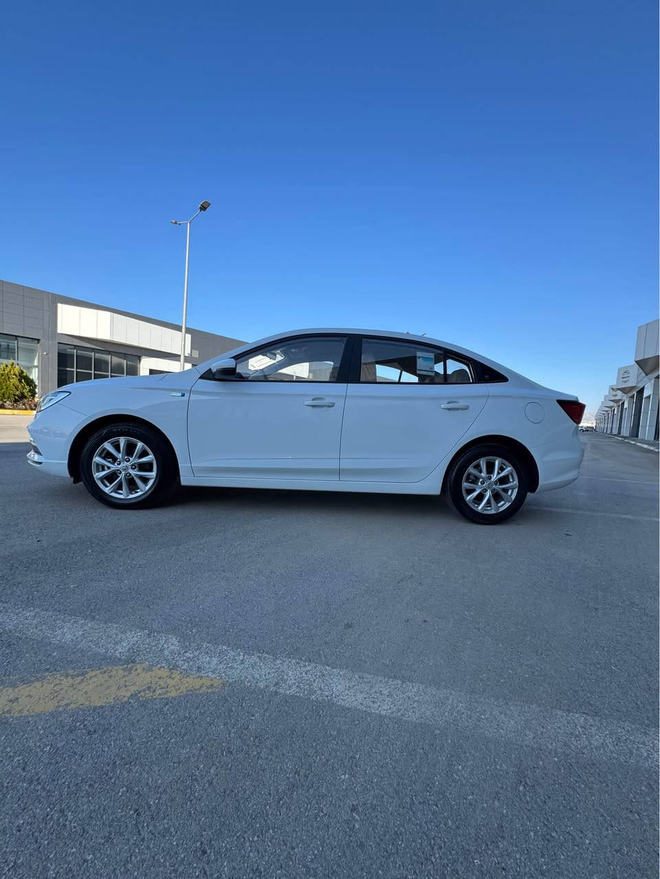 mg٢٠٢٥ستاندارپلاس
1100کیلۆمەتررۆیشتووە
کامل بەرگەکوشن سەرسوکان گایعی وناوسنوق تێگیراوە4K autoشەش ساڵ زەمانی شرکەهەیە
***********
لەسلیمانیە السليمانية, العراق
