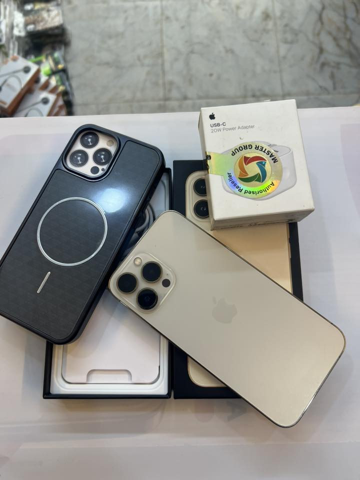 ايفون 13 برو ماكس 256 ذاكرة
بطارية 95‎%‎
نضافة 100‎%‎
الجهاز شرق اوسط الاصلي 
كامل ملحقات الاصلية شركة ماستر 
اصلي وبيه ضمان لوكالة 
استخدام قليل
السعر مناسب
***********
العنوان القطاع شارع السوك مجاور عوينات الكرار 
مركز الشمس
