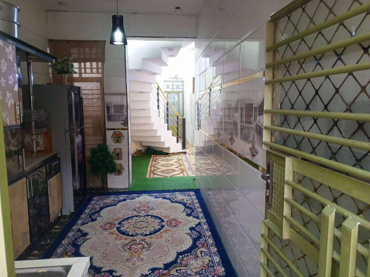 بيت البيع مساحه 150 واجه 7ونص نزال 20 البيت طابقين 
العنوان ضباط ثانيه زراعي شارع 15 
رقم الهاتف  ***********
