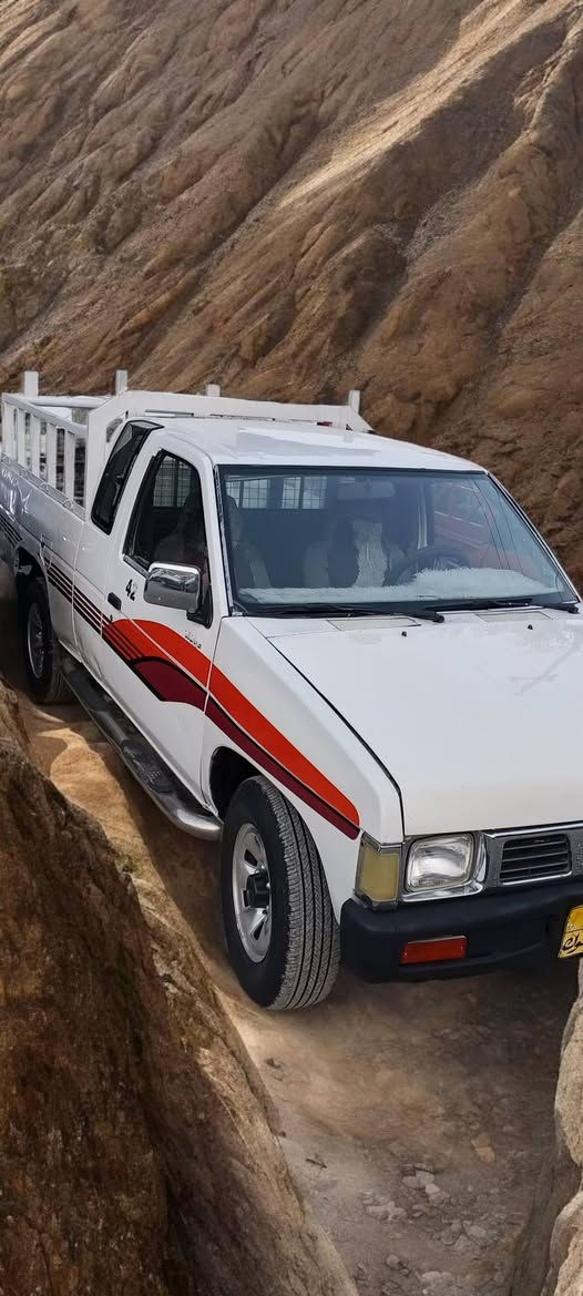 نیسان 93
لون سبی 
گێر و مکینە شەرت 
تەحویل وکالە شەرت 
سیارە بێی مسرفە رێک و پێک مالێ شولی سميل, دهوك


**إذا كنت صاحب هذا الإعلان وتريد حذفه لأي سبب، رجاءا أرسل رسالة إلى الدعم الفني**