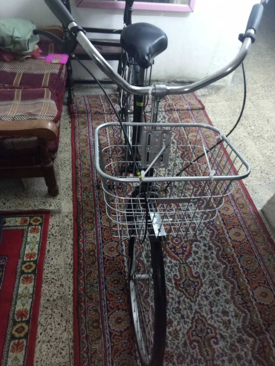 سلام عليكم بايسكل بناتي للبيع نظافته 90% حجم 26 چوابه وتايرات جدد شادهن ما ماشيات وسله جديده حديد بريكات كلشي كامل بي السعر 100 وبي مجال بيع مستعجل 🛑🛑هذا رقمي ***********
