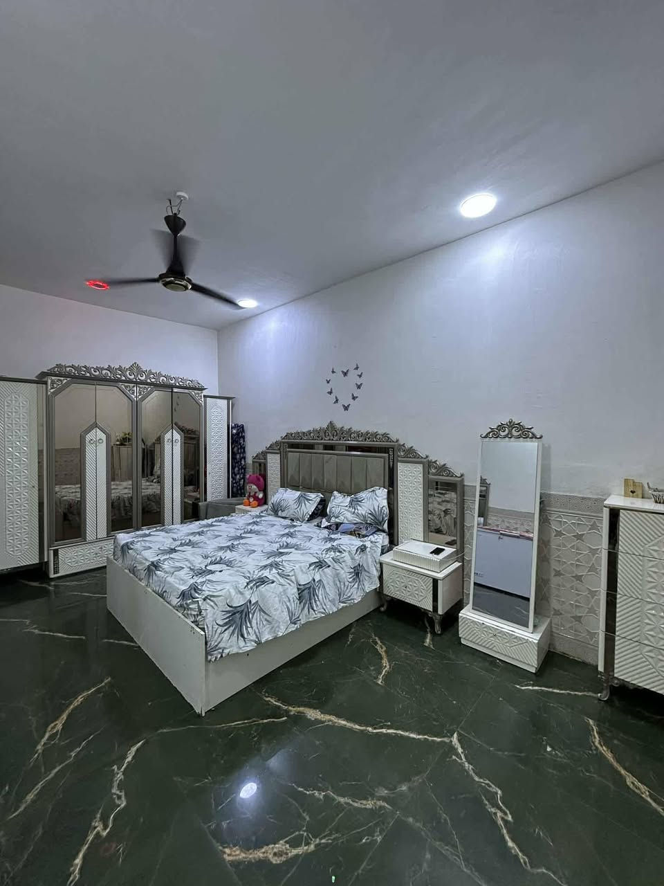 دار سكن الدار البيع بناءحديث مساحة 100السكان حي الموظفين 
#غرفه نوم 1♦️✨🌹
ــــــــــــــــــ
#براني ♦️♦️♦️♦️
ـــــــــــــ
#صاله ♦️♦️♦️♦️
ـــــــــــ
#صحيات ♦️♦️✨✨
ــــــــــــــ
#مطبخ ✨✨✨✨✨
===≠==
#حمام داخلي ✨✨✨✨
ــــــــــــــــــ
#منور ♦️♦️♦️♦️♦️
⁦^⁠_⁠_⁠_⁠_⁠_⁠_⁠_⁠_⁠_⁠^⁩⁦^⁠_⁠_⁠_⁠_⁠_⁠_⁠_⁠_⁠_⁠^⁩
#البيت حلو نظيف بيان حديث ينباع نقد السعر خاص
⁦<⁠(⁠￣⁠︶⁠￣⁠)⁠>⁩⁦<⁠(⁠￣⁠︶⁠￣⁠)⁠>⁩⁦<⁠(⁠￣⁠︶⁠￣⁠)⁠>⁩⁦<⁠(⁠￣⁠︶⁠￣⁠)⁠>⁩
الاستفسار اكثر بس واتساب 📱
⁦<⁠(⁠￣⁠︶⁠￣⁠)⁠>⁩⁦<⁠(⁠￣⁠︶⁠￣⁠)⁠>⁩⁦<⁠(⁠￣⁠︶⁠￣⁠)⁠>⁩⁦<⁠(⁠￣⁠︶⁠￣⁠)⁠>⁩
اتصال على الارقام 
‏‪***********‬‏📱
***********📱
