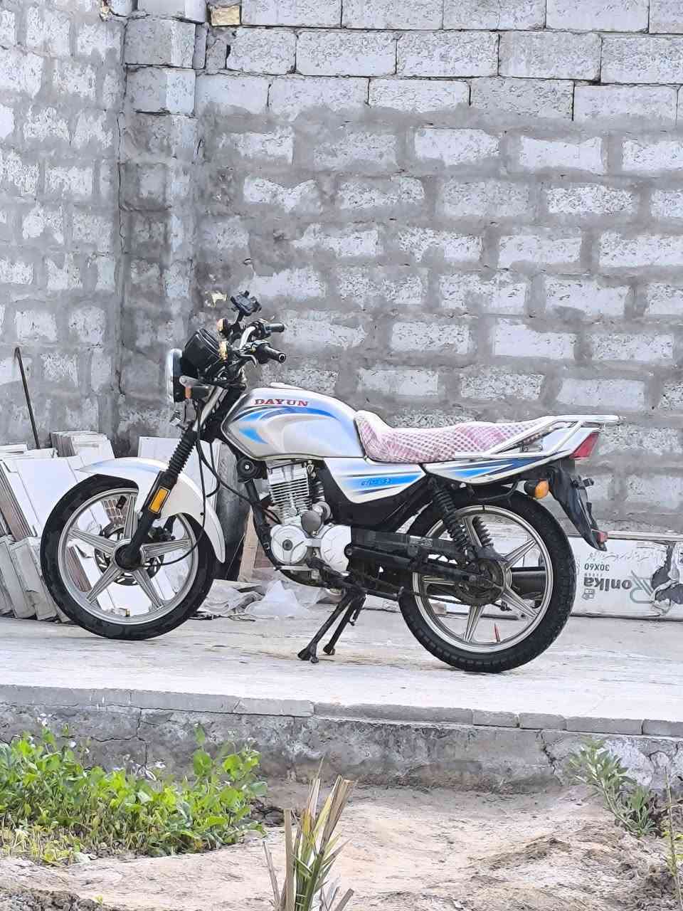 السلام عليكم.دراجة دايون عضم اصولي موديل 2023 وكيلهة العارضي محرك ما مفتوح ***********3/مكاني ديوانية
