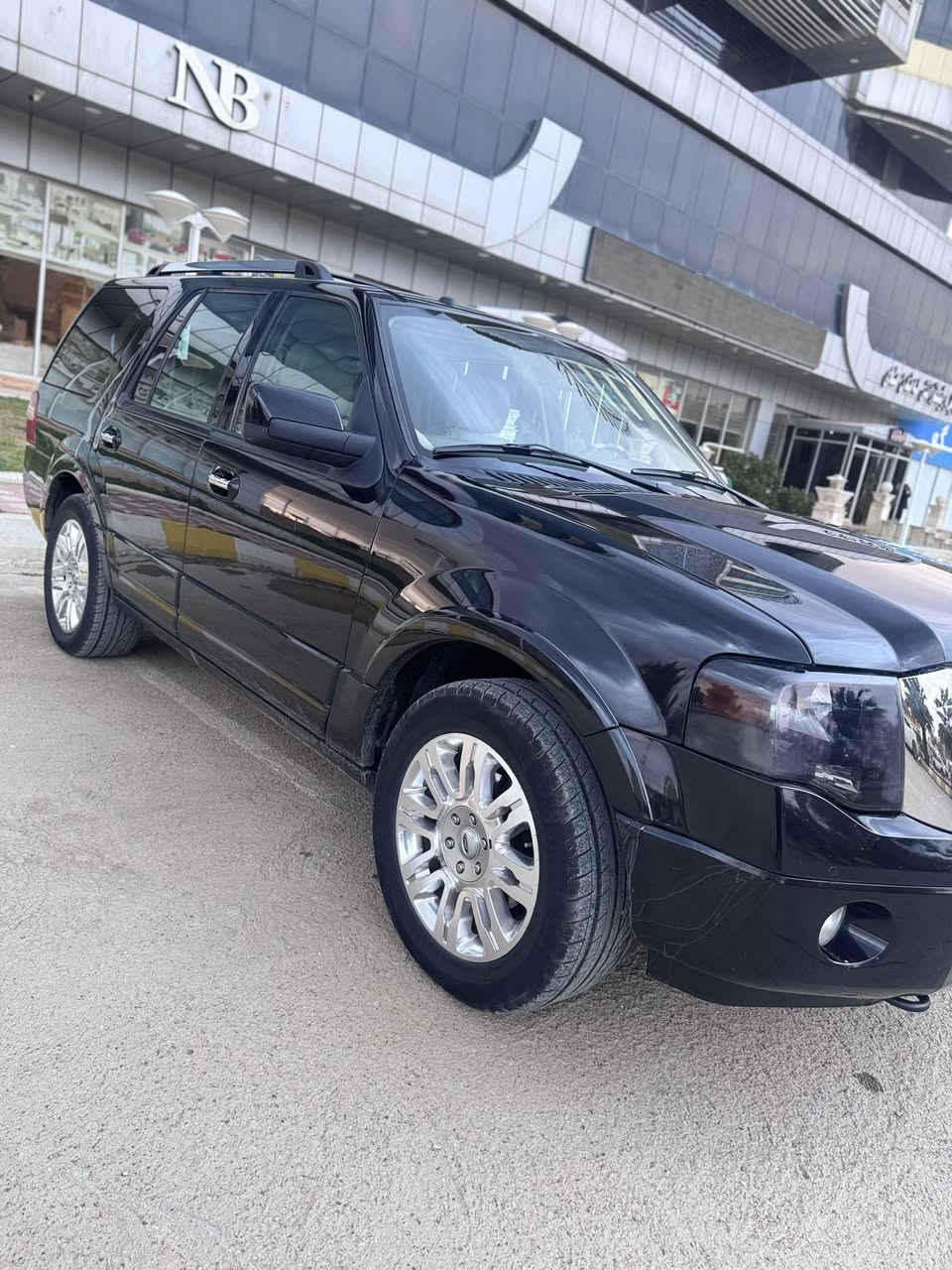 بسم الله الرحمن الرحيم
للبيع فورد اكسبديشن موديل 2012
الموصفات خليجية شركة نيفيا صفرشركة القاصد فول فول ليمتدد 1/1
السيارة مكفول عام/من الضربة والصبغ والشخط والتكحيل حتى الدعاميات 
المحرك والگير بصوره جيده جدا برغي مامفتوح 
رقم السليمانية جديد  السيارة باسمي
تحويل نفس اليوم في قضاء كلار
نظافة السيارة 99/100 خارجي وداخل السيارة 
سقف سلايت
دبل اكسل ( دفع رباعي)
شاشة وكاميرا وحساسات من كل الاتجاهات 
كشن جلد كهربائية الجهتين 
كشنات تدفئه وتبريد 
استيرن فاليوم تحديد السرعة 
راديو ومسجل وسيدي وبلوتوث واواكس 
دوسات كهربائي 
صندوق شفط 
مرايا الجانبية كهربائي  واشاير وشفط 
الجام الخلفية مقعد الثالث كهربائي 
تبريد والتدفئة ثلاثه قطع 
سبعه راكب 
كشن الخلفي كهربائيه 
هوك السحب
السياره ماشيه 121 كم
السعر ومجال 190$
قضاء كلار *********** رقم بيها واتساب
