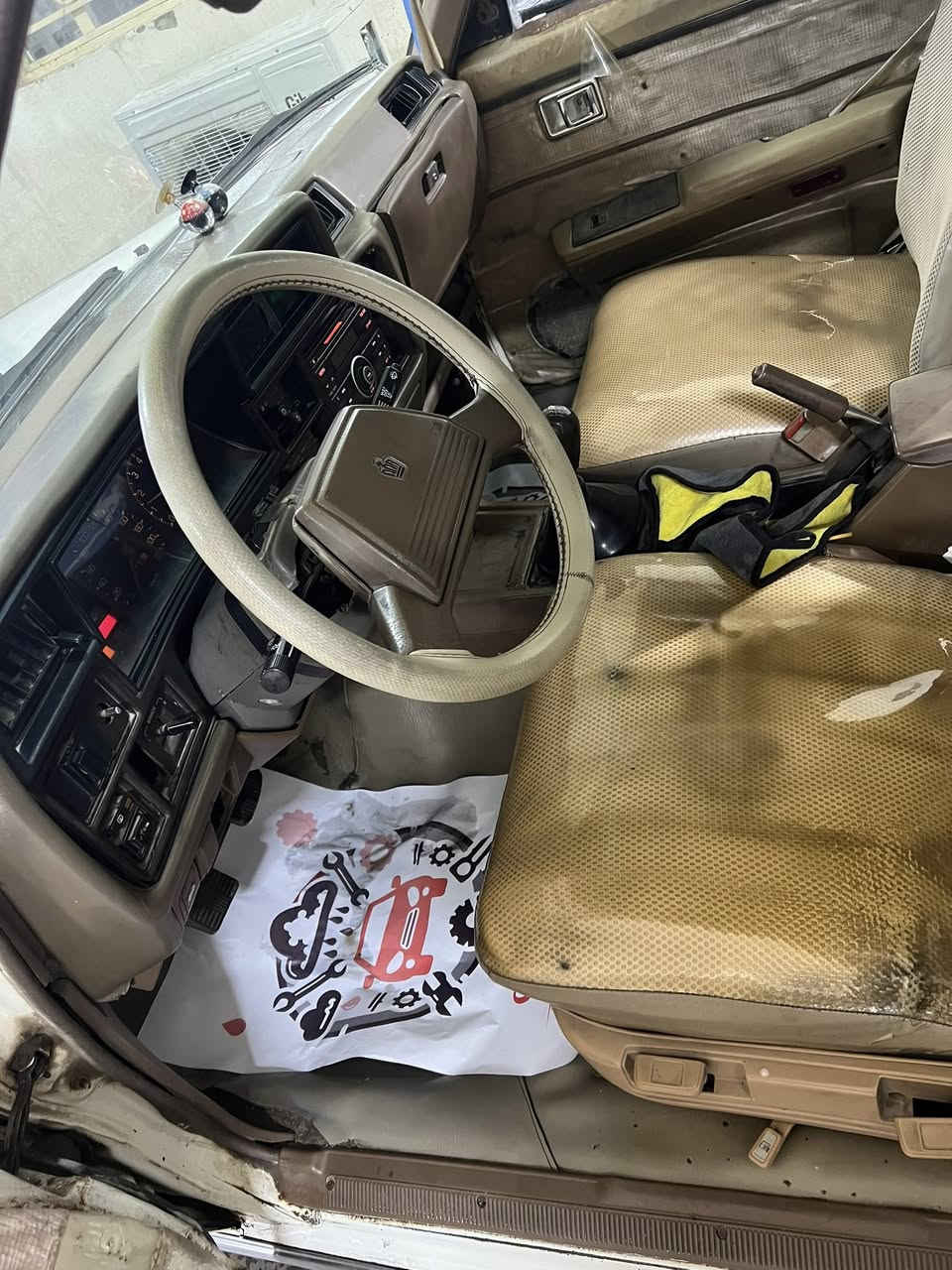 سلام عليكم سوبر ٨٢ للبيع مكينه وكير ونجي كهربائيات شغاله ترايك للبصر تخم تاير جديد صدر جديد سياره سنويه بسمي مداور ثاني يوم جاهزه من كلشي السعر ٤٥وبيه مجال استفسار *********** اتصال على هذا الرقم وكلشي موجود بل سوك
