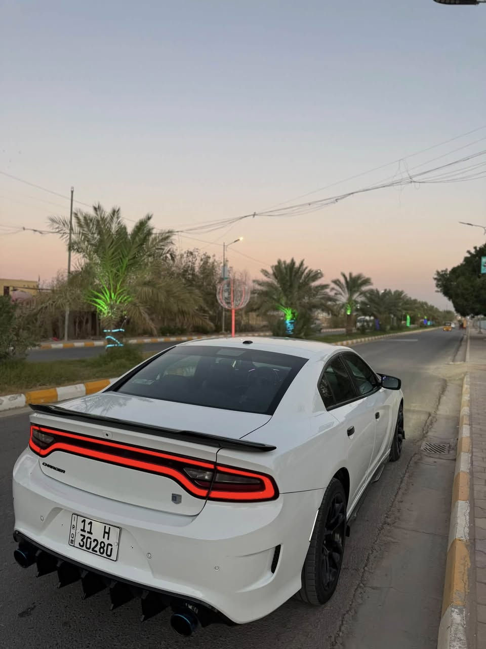 السلام عليكم
جارجر 2019 خليجي sxt كفاله عامه من لصبغ ولضربه 
بيها بارد فقط كد شبر بلباب 

عليها كت كامل srt محدثه واغراضها القديمه موجودات 
غرفتها عليها تغطيس كاربون فايبر 
واناره داخليه زرع متعدده الالوان 
مكينه وكير كفاله 
ماشي 63 الف فقط
الجنطه مالتها دبل كود يعني مصبوغ مرتين من الشركه 
معروضه ب 248 وبيها مجال 
مكانها بغداد زيونه 
***********
