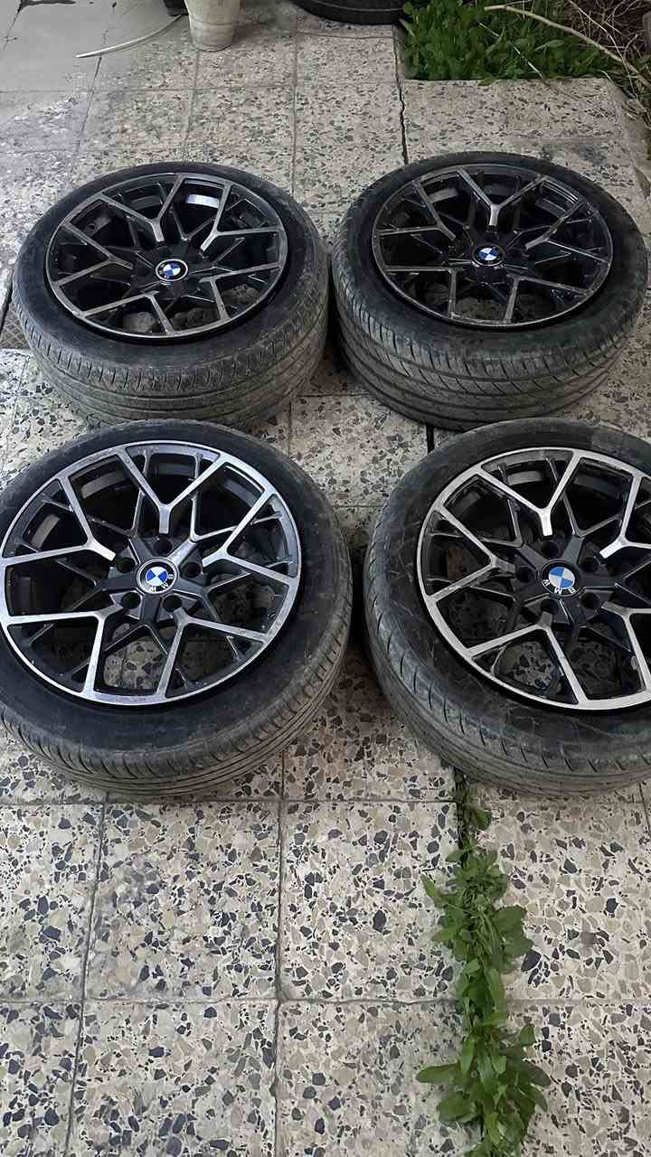 تخم وياله للبيع ويه تايراتهن حجم ١٨ تو سايز 
للاستفسار خاص شباب


**إذا كنت صاحب هذا الإعلان وتريد حذفه لأي سبب، رجاءا أرسل رسالة إلى الدعم الفني**