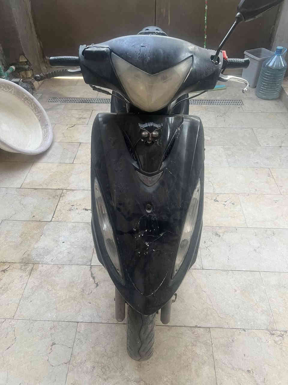 دراجه جي فور 
دراجه مكينه ما مفتوحه ولا يوم موكفتني ابد شاهد الله 
عوزها غسله مطينه من مطره لاخيره 
سعرها ٣٥٠ الف 
***********
