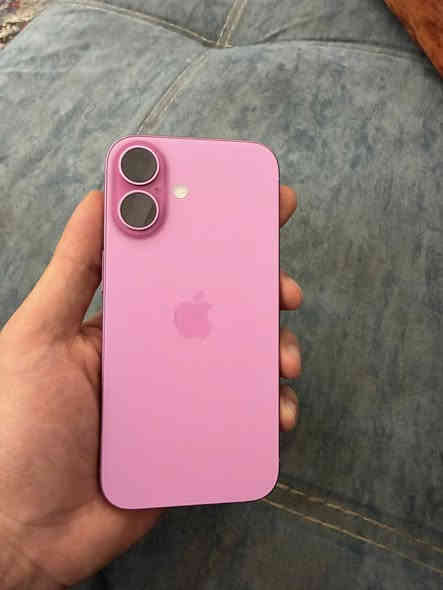 السلام عليكم ايفون ١٦ وردي ذاكره ٢٥٦ بطاريه ١٠٠ السعر مليون و ٥٠ قفل العنوان بغداد حي القاهره رقم ***********
