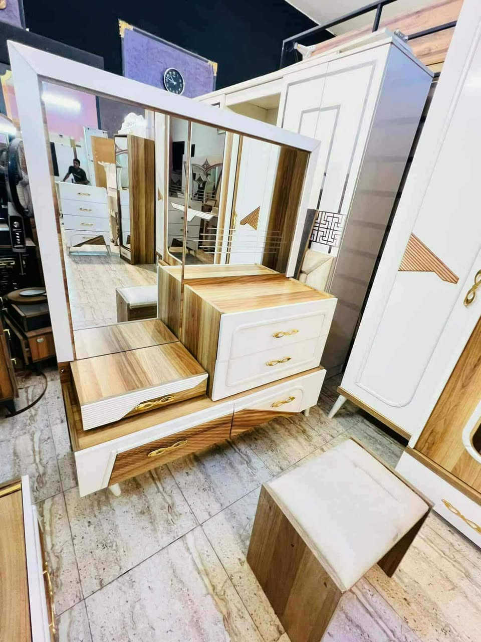 غرفة نوم تركي مستعمل
تتكون من👈 8 👈قطع 
نضافة👈 90%💯👌
السعر 👈750👈ألف فقط 
مع نقل وشد داخل بغداد مجاني


**إذا كنت صاحب هذا الإعلان وتريد حذفه لأي سبب، رجاءا أرسل رسالة إلى الدعم الفني**