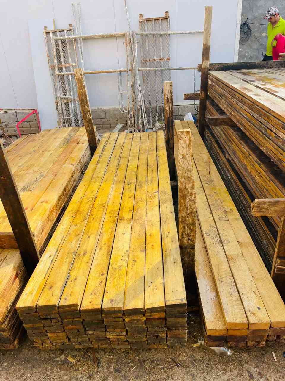 قوالب 2 للبيع واحد 8 ونص وثاني 8 مكعبات/***********
