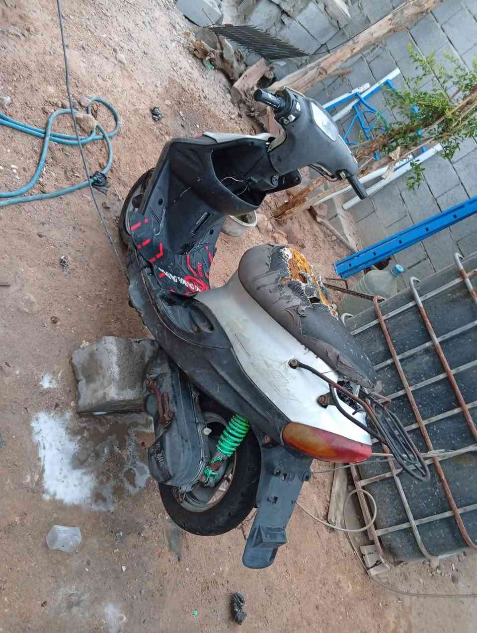 سلام علايكم درجه 9 للبيع درجه كامله من طول شرط دكه وحده كهرباءيات كله شقله سعره 250 بيه مجال قليل  عنواني بصره المطيحه هاذ رقمي ***********
