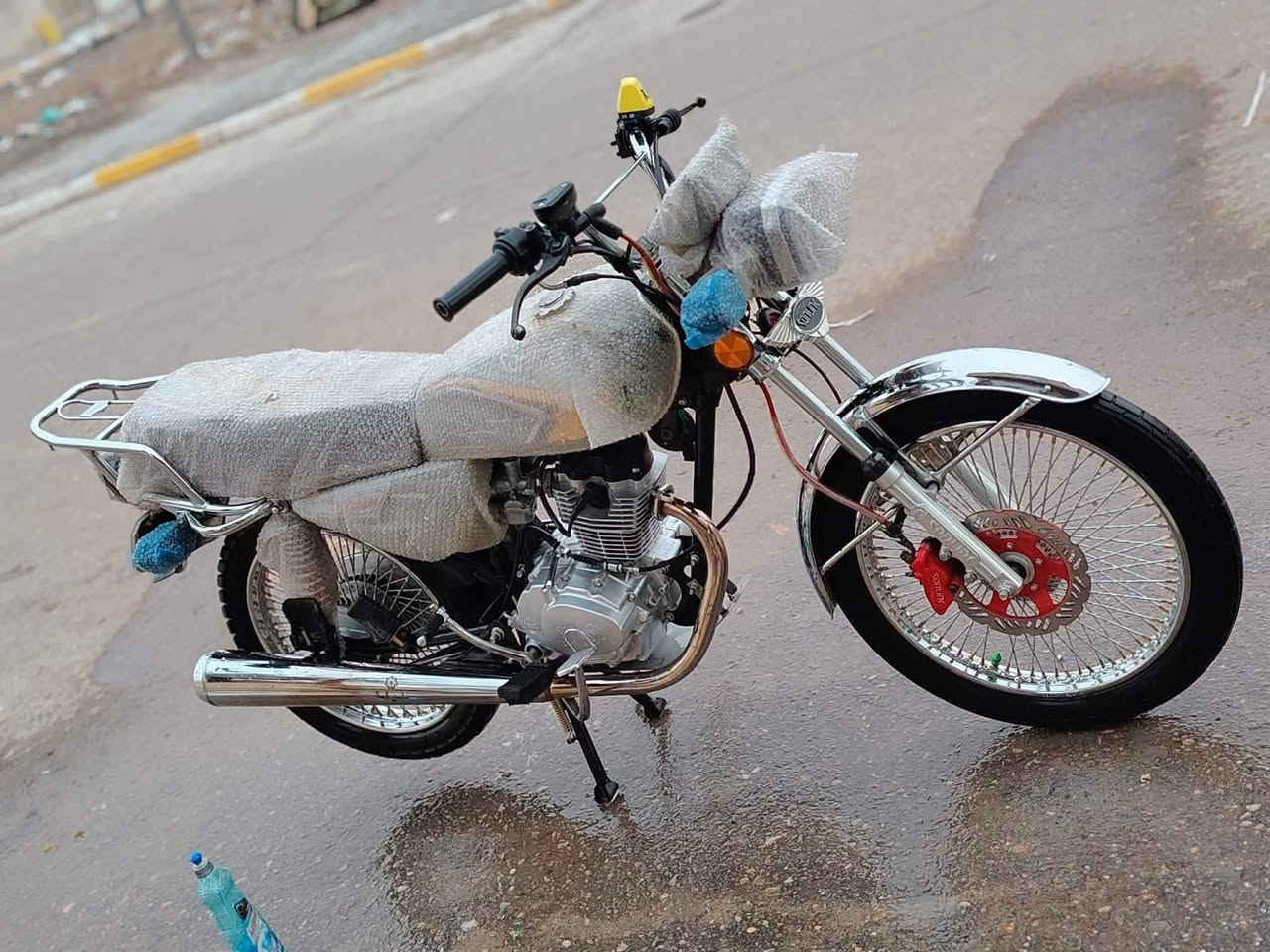 من رخصت الادمن

سلام عليكم دراجة للبيع تايگر موديل 25 اللون زيتوني طافي
 الدراجة جديدة وما ماشيه هواي مكفوله من كلشي سبع اوراق مابيها أي نقص 
ملاحضه ماصدت الدراجة طاگة من صفحة البرغي السبب ضبيت البرغي زايد وطكت بس ممبينه وما ماثرة والباقي مكفول السعر 790 وبيها مجال حگ الجيه
للاستفسار الاتصال على هذا الرقم *********** 

رجائاً المو شراي ليتعبني
