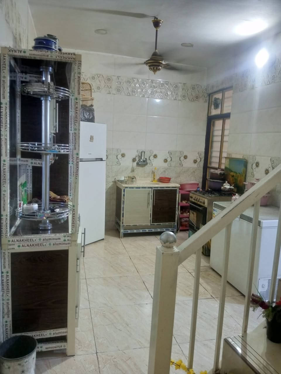 مشتمل ٥٠متر ثلاث طوابق ثلاث غرف نوم واستقبال مطبخ خدمات ماء كهرباء مجاري زراعي منطقه سويب ارض حجي عماد العامري سعر ٥٧ بي مجال بسيط سند ١١٧مشمول بتطويب *********** متواجد على النت واتساب متوفر
