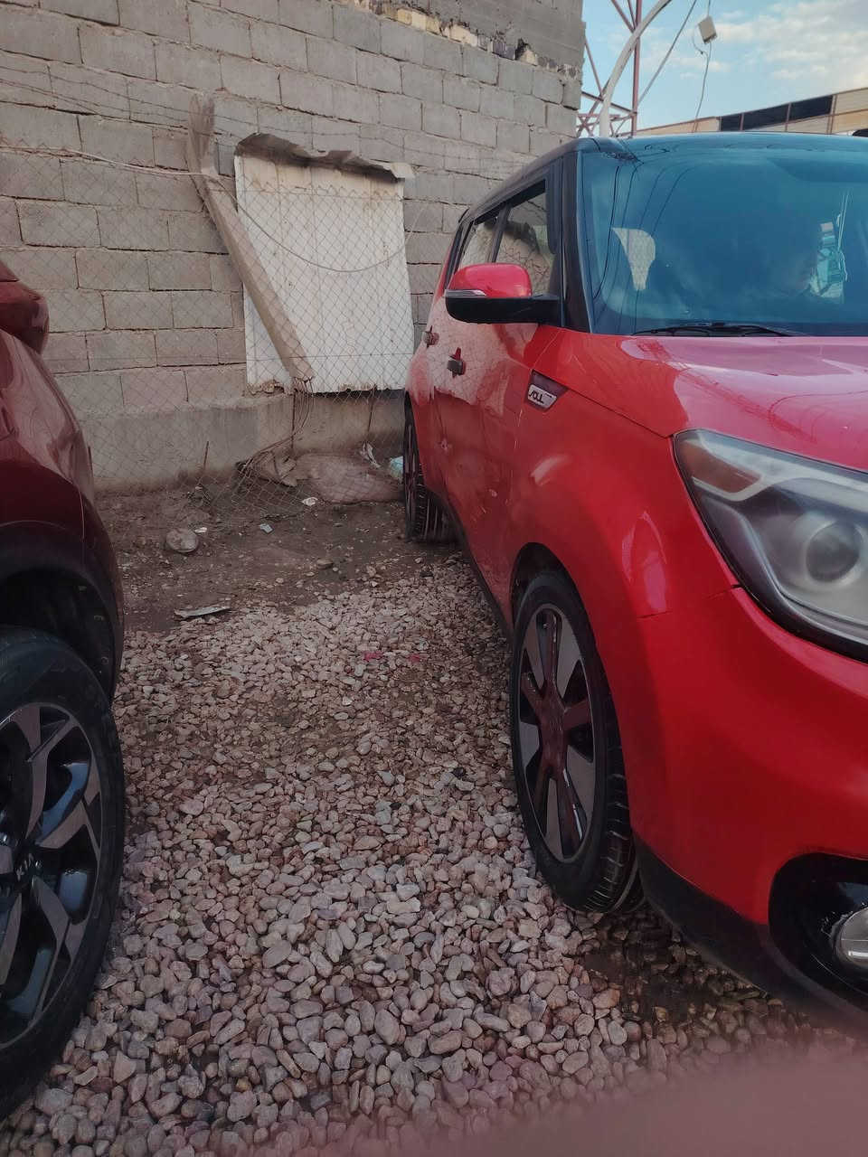 السلام عليكم صول موديل 2014 سيارة نظيفه ضررها قطعتين بس شويه الجاملغ وشويه بالبيد رقم بابل ومكاني بابل السعر 111 التواصل على هذا الرقم ***********
