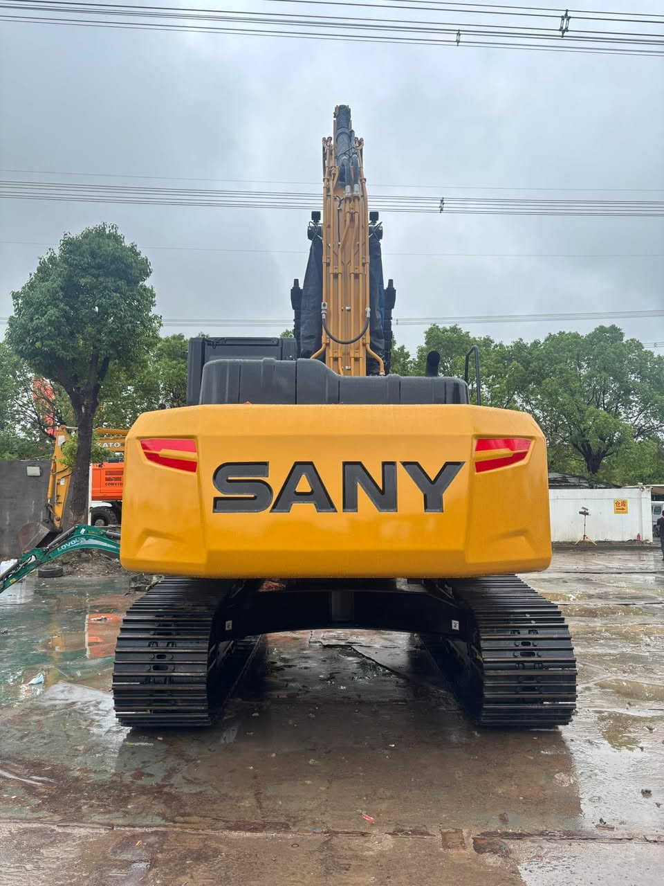 Brand new Sany 215, with a Isuzu engine and Kawasaki hydraulic system, produced in 2026.


**إذا كنت صاحب هذا الإعلان وتريد حذفه لأي سبب، رجاءا أرسل رسالة إلى الدعم الفني**