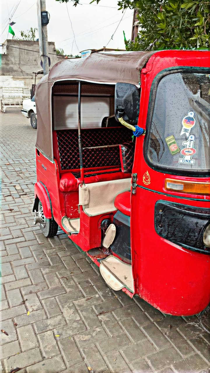 سلام عليكم تكتك 2018مكينه مال عشرين مكفوله تكتك حلوه مامغسوله مال عيشه تخم تاير جديد السعر 3700وبيها مجال حك الجيه مكان بغداد مدينة الصدر  ***********
