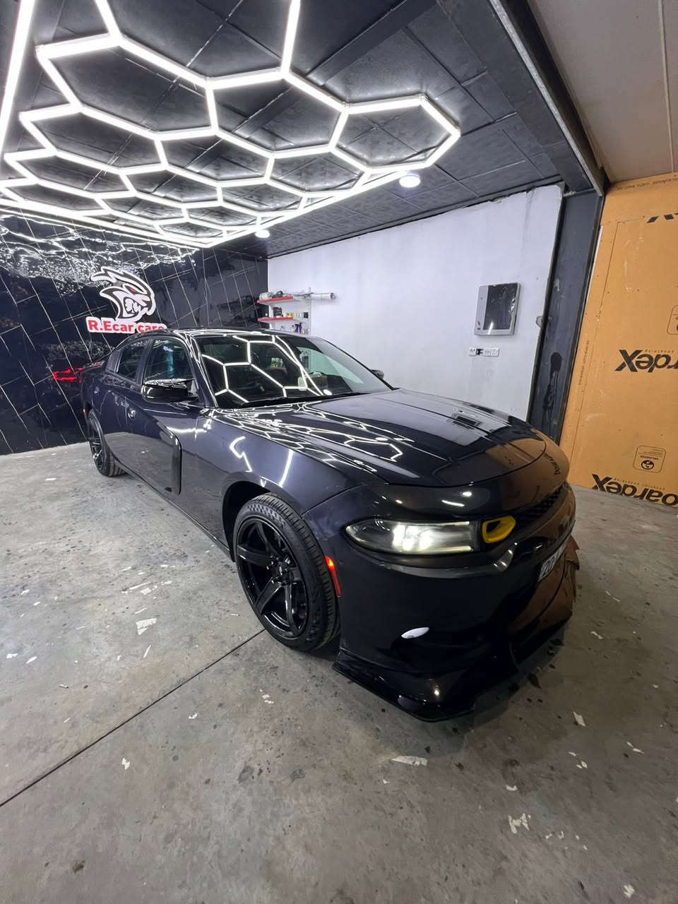 جارجر sxt 2018
رقم ديالى دولي باسمي 20 سنويه وهزه ٢٠٢٥ 
مواصفات الجارجر المعروفه 
سياره حلوه ونظيفه ومتصرف عليها دينار
صدر امامي خلفي جديد 
مكاني ديالى بلدروز 
***********
السعر 175 وبيه مجال للطيبين
