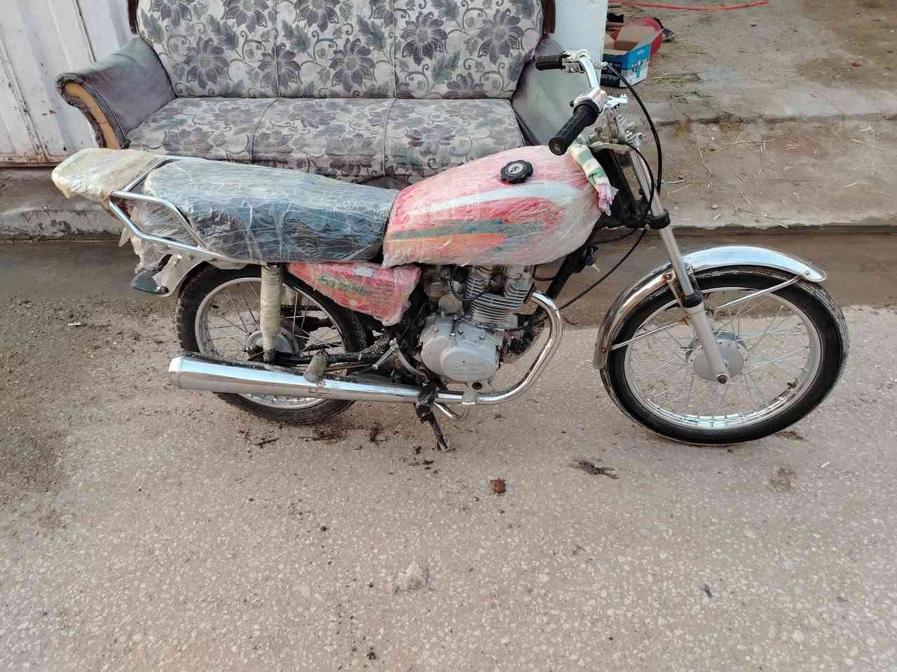 سلام عليكم دراجه 5كير كلك مكفول نضافه مكينه ناعمه دراجه مال روحه وجيه سعر 200وبيها الشراي يتصل ***********
