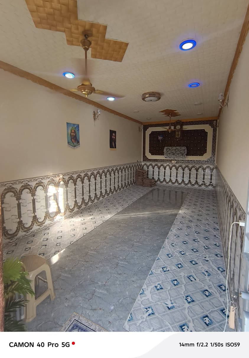 السلام عليكم بيت للبيع مساحه 300 متر زراعي سند 25 حي المنصور عمود 2290يتكون من
مضيف 10×4

غرف عدد ثنين 6×4

صاله 7×4

صحيات داخليه وخارجيه وحديقه

سعر البيت 50 مليون قفل 

للستفسار ***********
