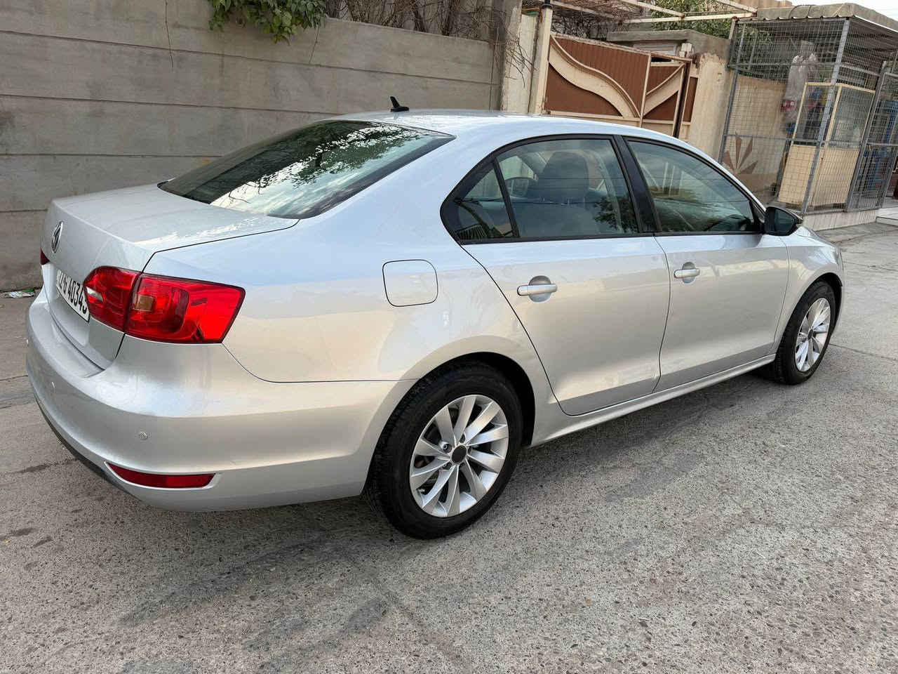 فولكس واكن وارد خليجي موديل 2015 حجم المحرك 20 تنفس طبيعي كير محرك شرط مامفتوح مواصفات السياره عادي جامات كهربائي اي بي اس
ويل كروم تبريد شغال تدفئه شغال صدر جديد طخم تايرات جديد سنويه لحد 2027 سيارة جاهزه شرط تحويل ظرر السيارة بدون دواخل بجم كبس صندوك كبس بيها 4 قطع صبغ شرط مابي دواخل مكان السيارة كركوك سعر اسيارة (97$) بي مجال لطيبين
***********
*********** كركوك, العراق
