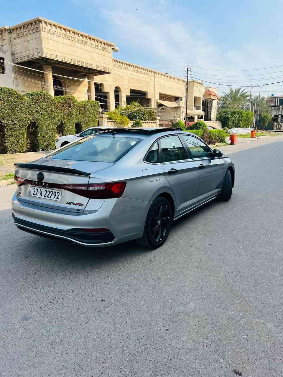 سلام عليكم جيتا  موديل 25 اربيل بسمي حادث بنيد راديترات بدون دواخل  شاد بجم 24 شاده السياره فول مواصفات الحادث موضح بل صور محرك الف 500 ماشيه 22 مكان السياره بغداد الحريه غير متواجد علا الفيس *********** السعر 180
