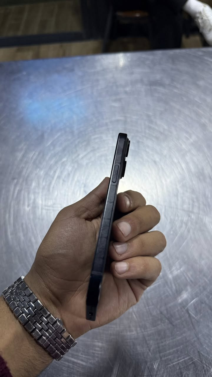 السلام عليكم 
15 عادي ذاكرة 128 بطارية 86 ماستر خلص الضمان قبل 6 اشهر مستعجل على بيعته السعر جوة السوك رايدة ب٥٥٠ الف مكاني بغداد بوابة العراق ***********
